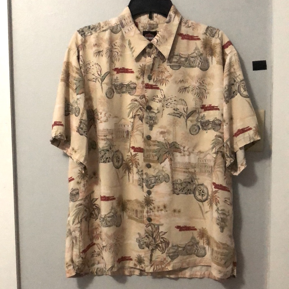 USED: XL Harley-Davidson Short Sleeve Casual dress Shirt.